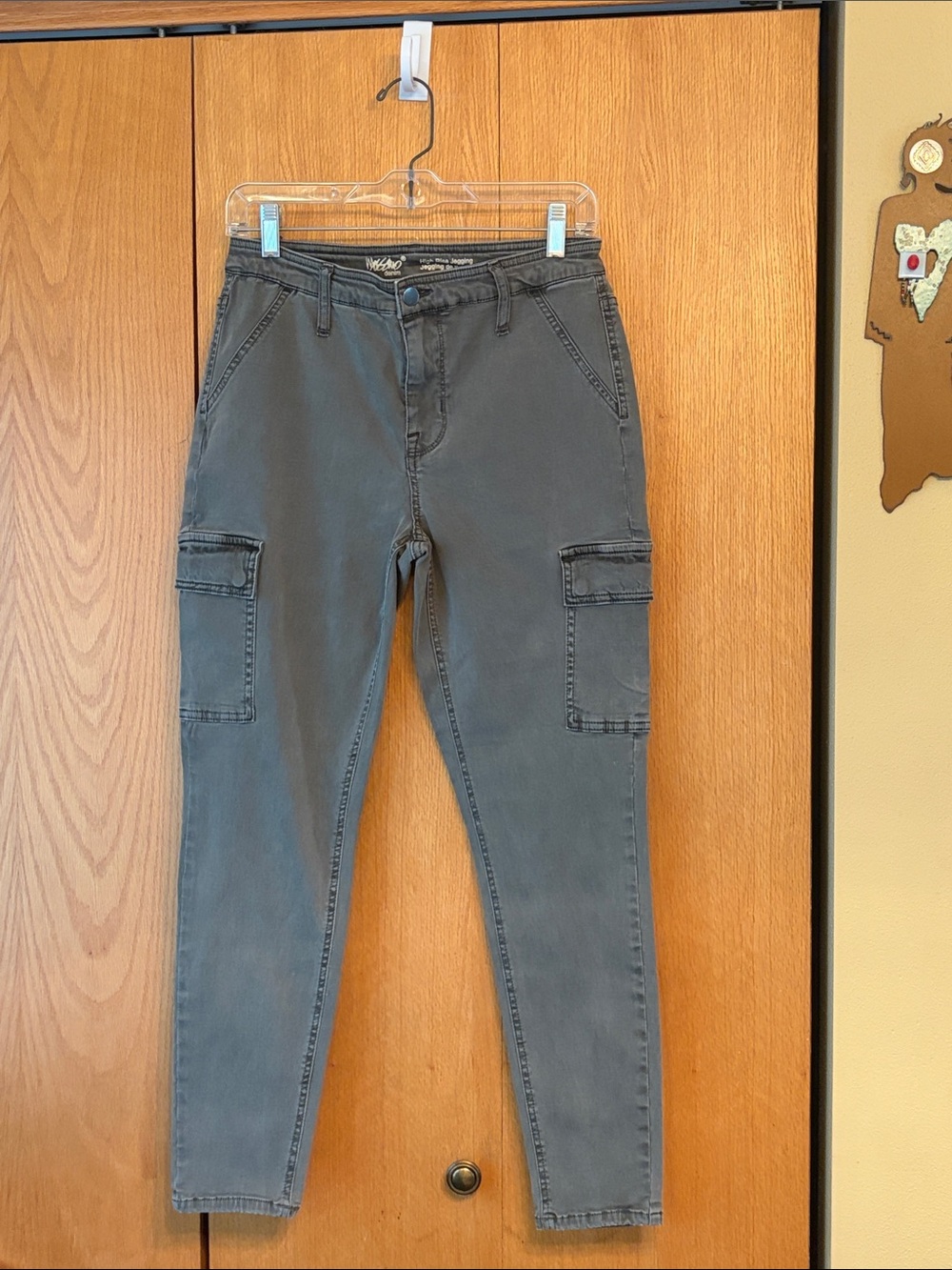Mossimo Size 29 distressed green slim fit cargo high rise stretch jeans EUC